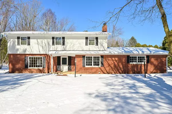 5314 Thornapple LANE, Cedarburg, WI 53012