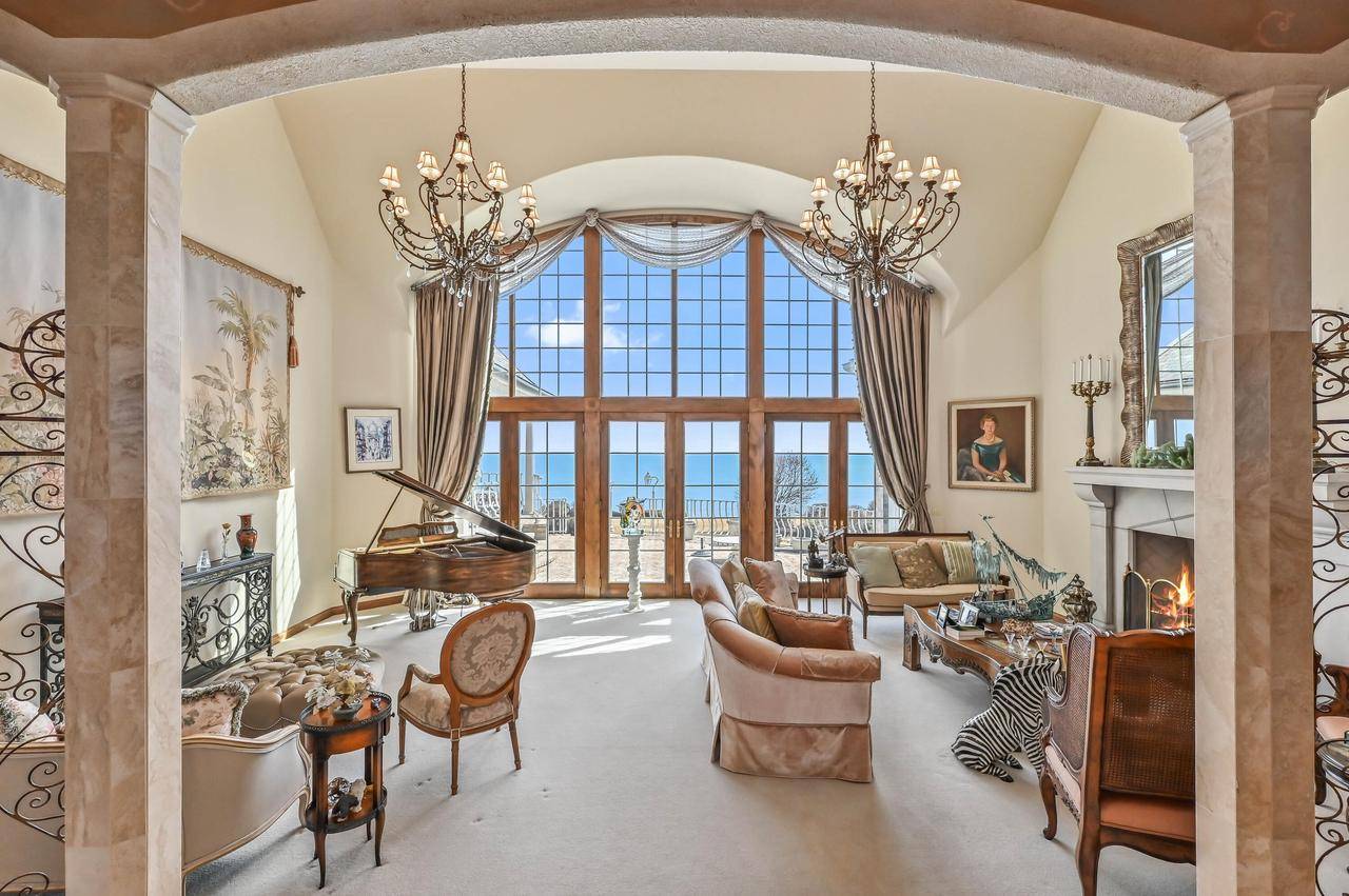 Fox Point, WI 53217,7818 N Beach DRIVE