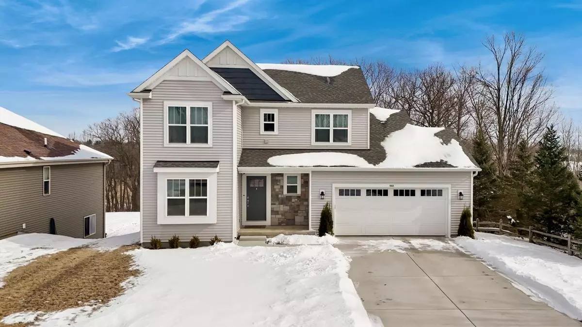 Hartford, WI 53027,642 Yellowstone DRIVE