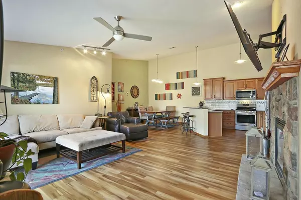 Pleasant Prairie, WI 53158,9284 66th AVENUE #64