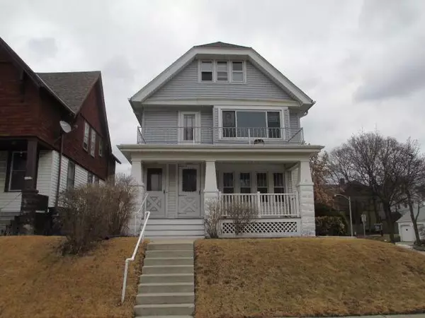 1600 N 49th STREET #1602, Milwaukee, WI 53208