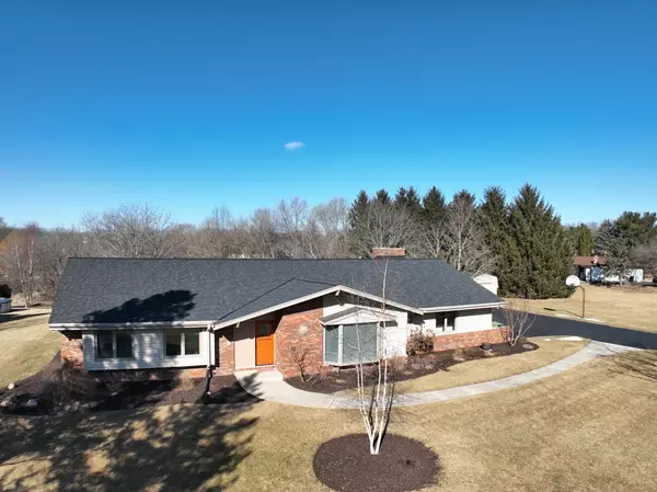 5110 Riverside ROAD, Waterford, WI 53185