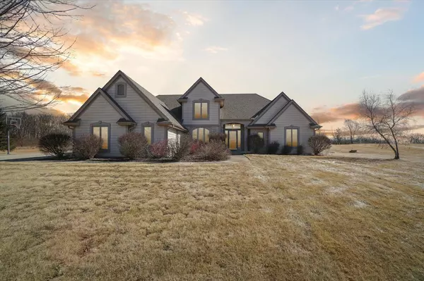 2374 Scenic Hill TRAIL, Richfield, WI 53076