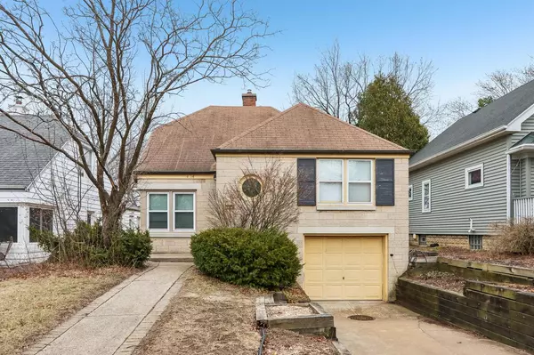 4524 N Sheffield AVENUE, Shorewood, WI 53211