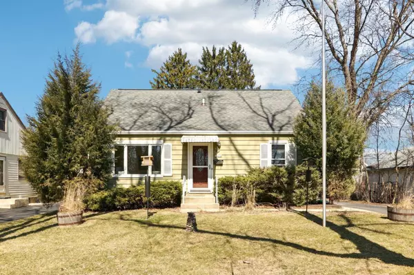 11016 W Grange AVENUE, Hales Corners, WI 53130