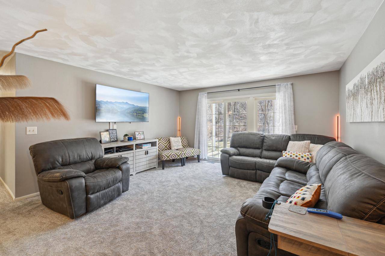 326 Riverview DRIVE #1, Delafield, WI 53018