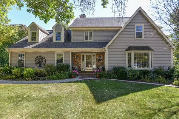 6329 Parkview ROAD, Greendale, WI 53129