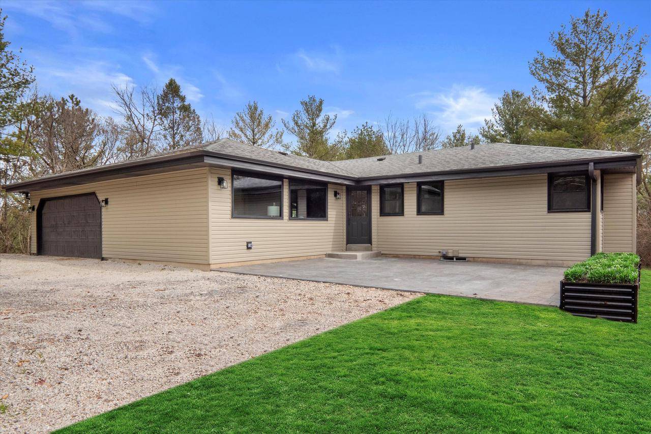 W304S6768 County Road I, Mukwonago, WI 53149