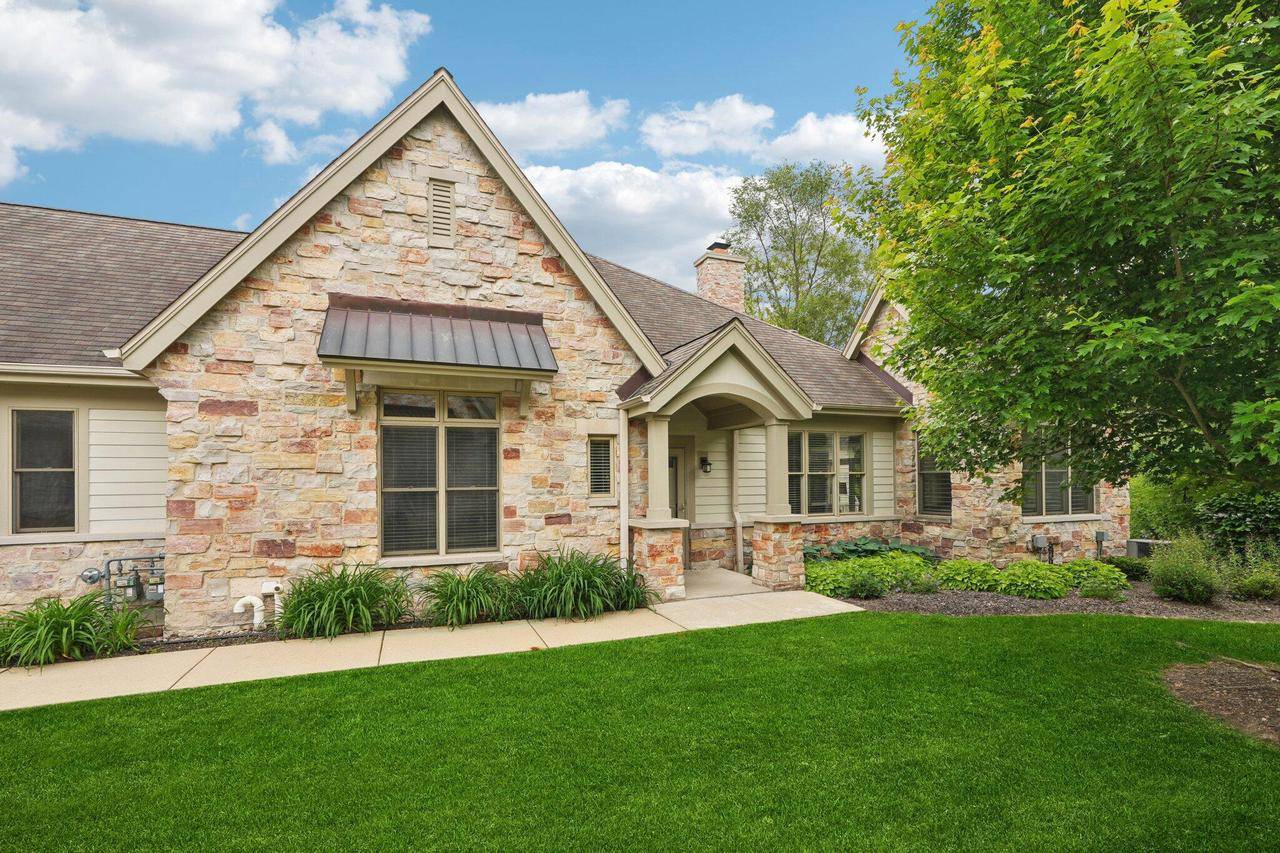 W137N7363 Claas ROAD, Menomonee Falls, WI 53051