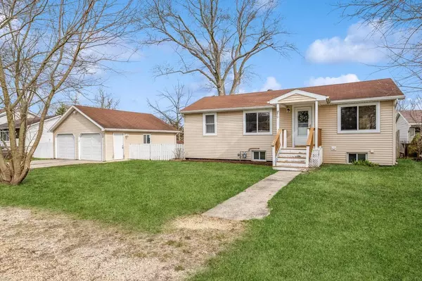 W910 Violet ROAD, Genoa City, WI 53128