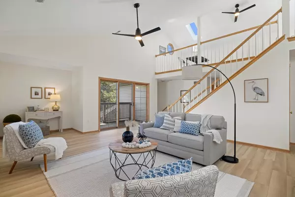 Delafield, WI 53018,2279B Circle RIDGE