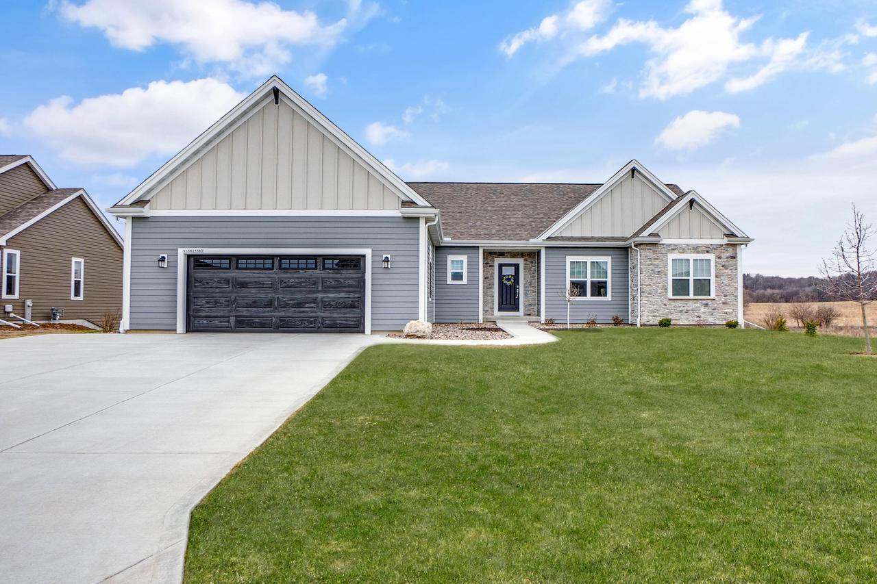N65W25583 Beaver Creek LANE, Sussex, WI 53089