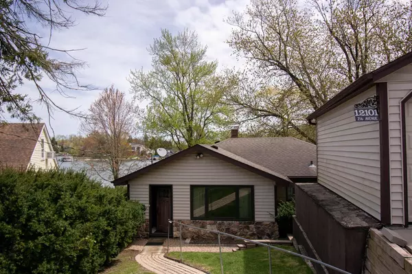 12101 216th AVENUE, Bristol, WI 53104