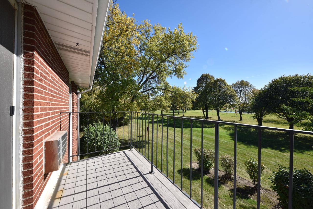 6175 W Howard AVENUE #7, Greenfield, WI 53220