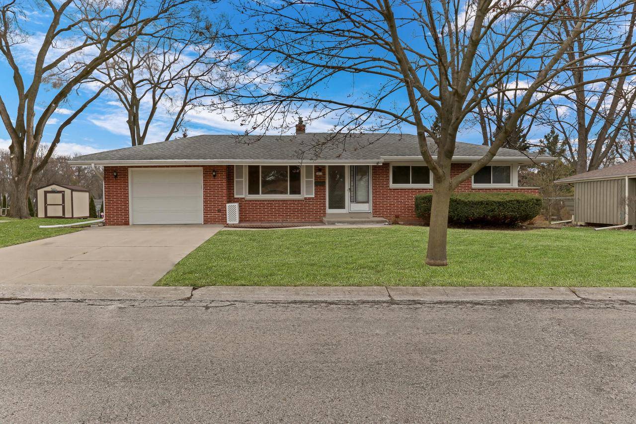5403 Olympia DRIVE, Greendale, WI 53129