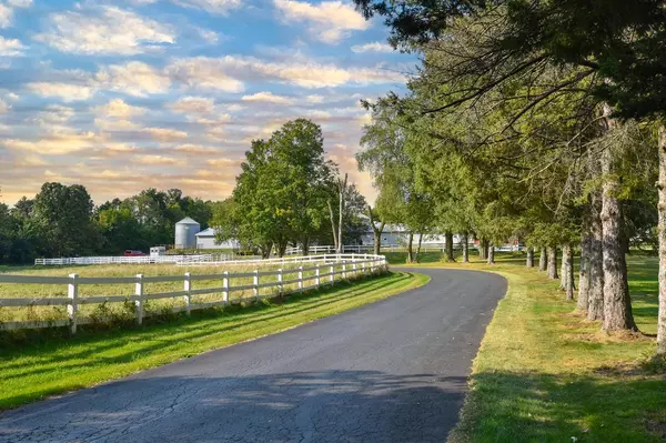 Pewaukee, WI 53072,N44W26098 Lindsay ROAD