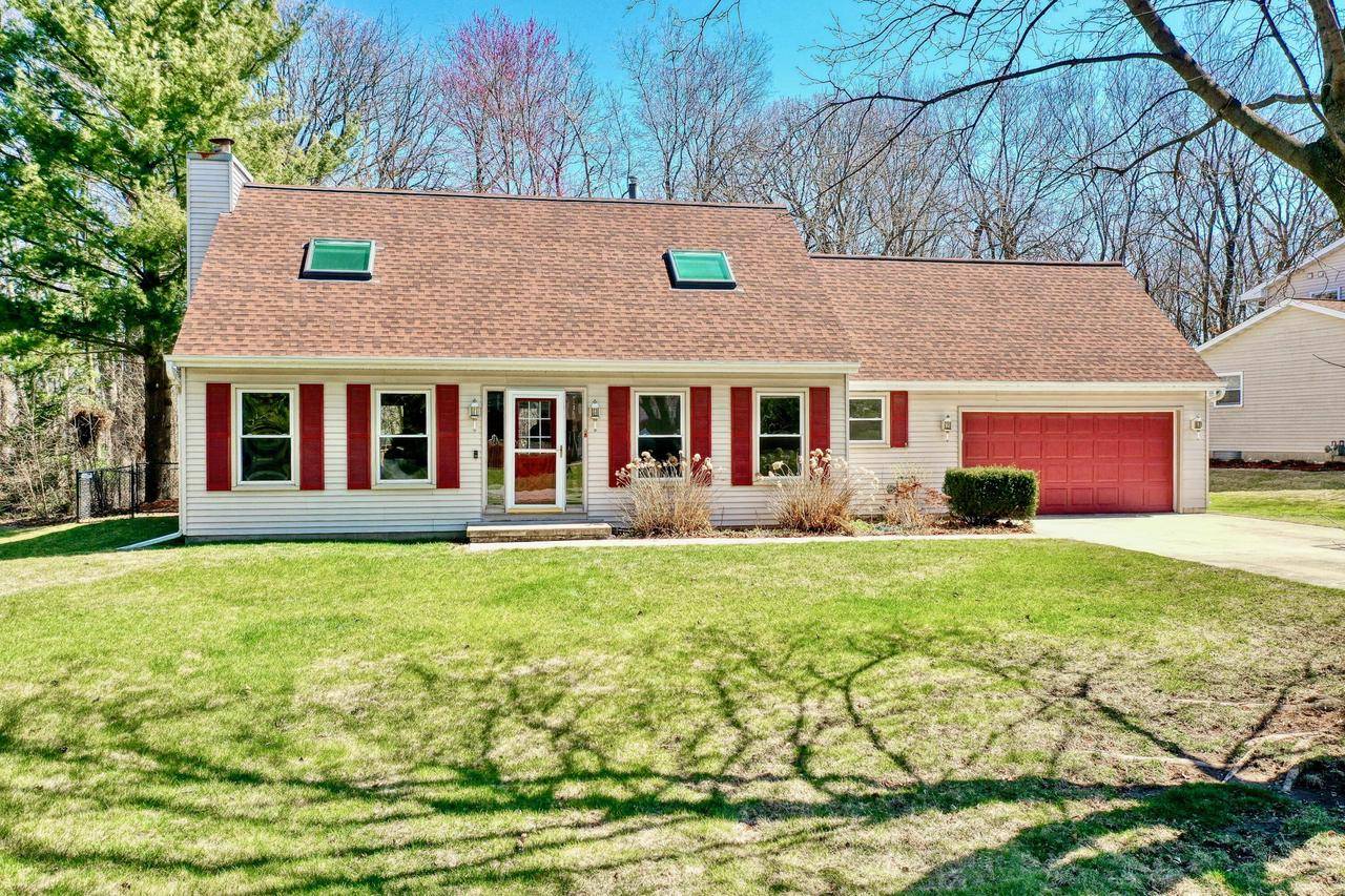 2488 Pinto TRAIL, Mc Farland, WI 53558