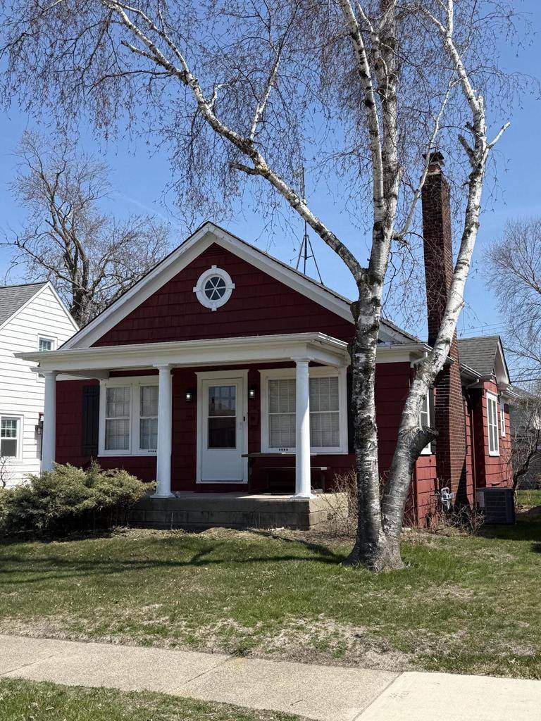 7711 14th AVENUE, Kenosha, WI 53143
