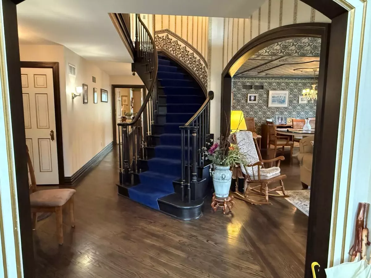 Oconomowoc, WI 53066,401 Pine TERRACE