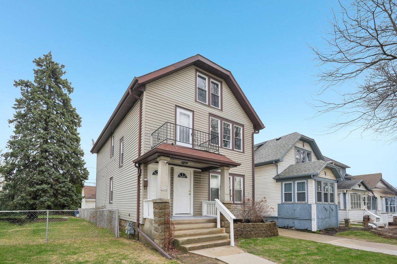 2160 S 84th STREET, West Allis, WI 53227