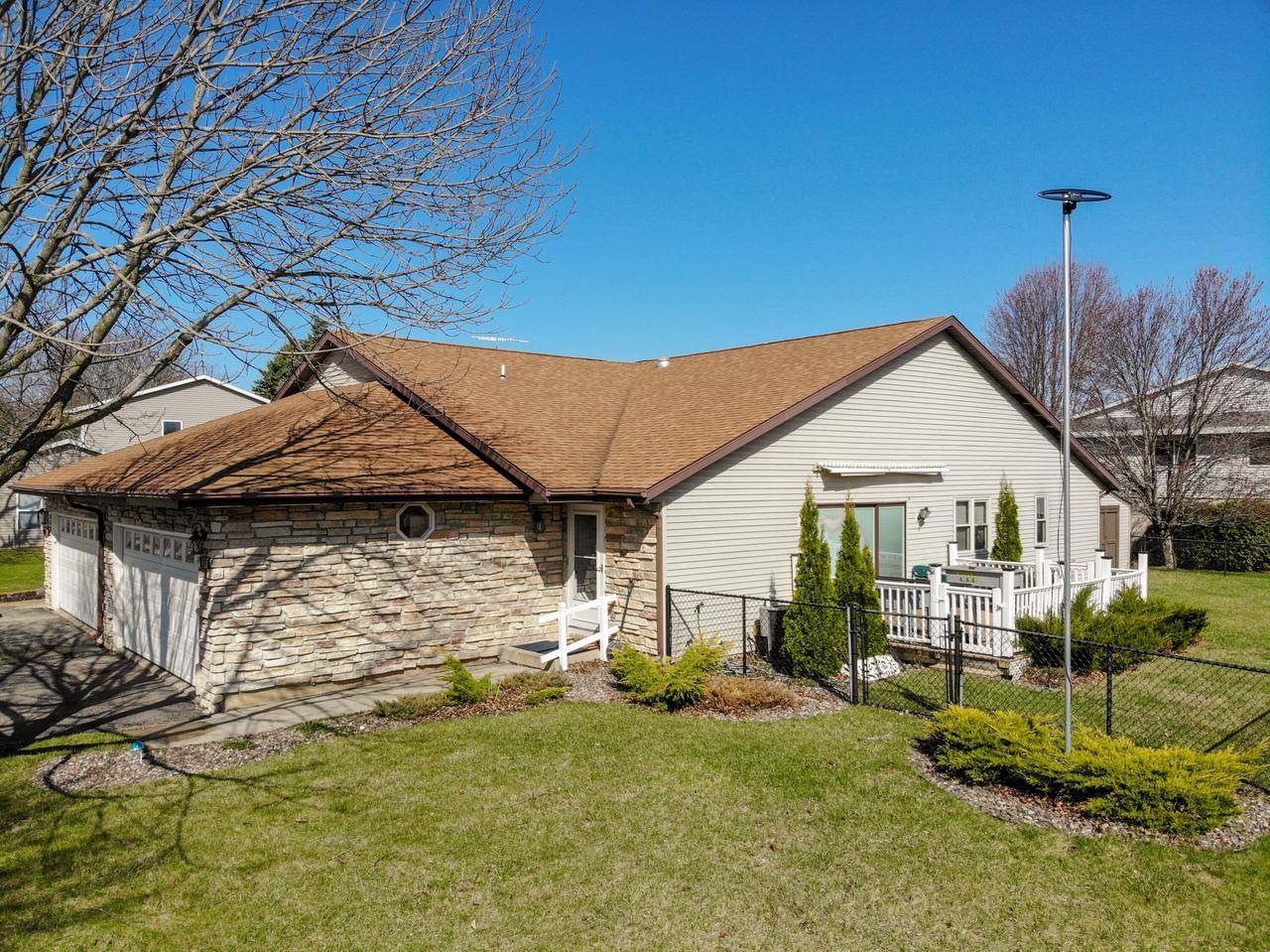 410 E 3rd AVENUE, Elkhorn, WI 53121