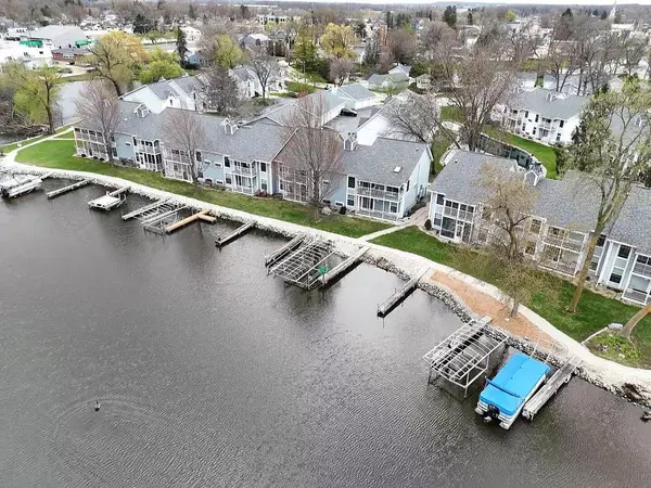 300 Foxwood DRIVE #123, Waterford, WI 53185