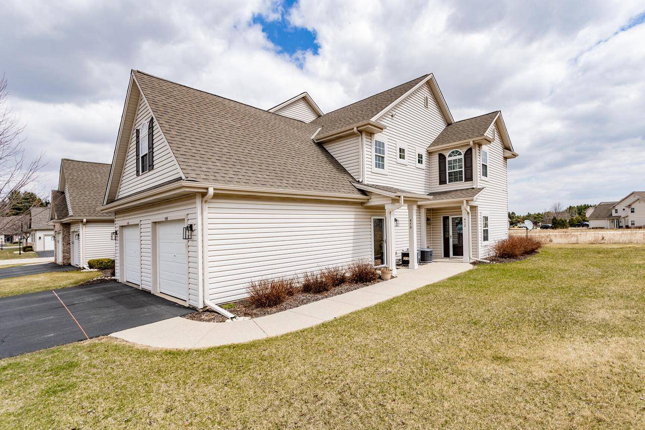 452 Cedar COURT, Slinger, WI 53086