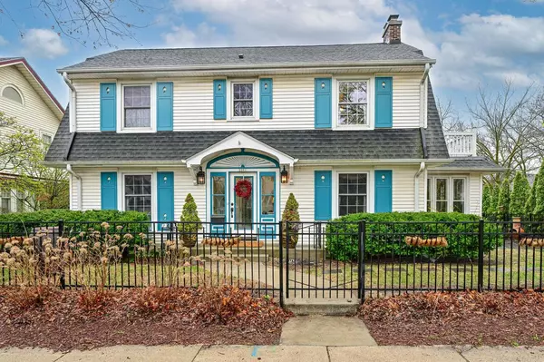 2201 E Beverly ROAD, Shorewood, WI 53211