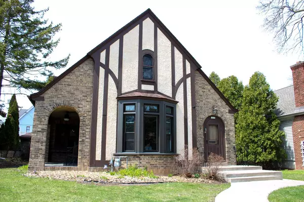 3279 N Cramer STREET, Milwaukee, WI 53211