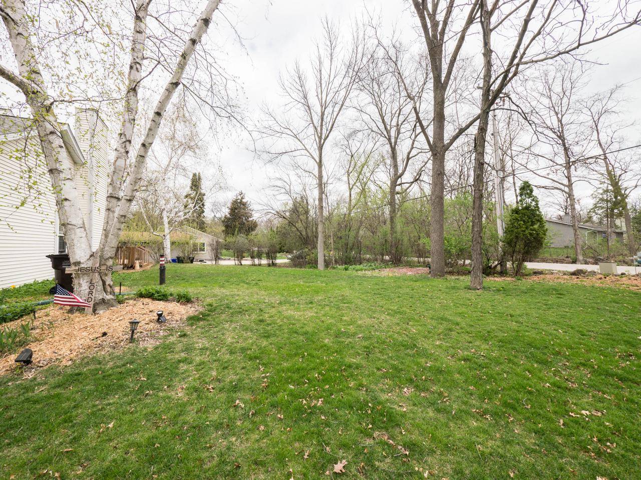 Delafield, WI 53018,23 N Lapham Peak ROAD #B