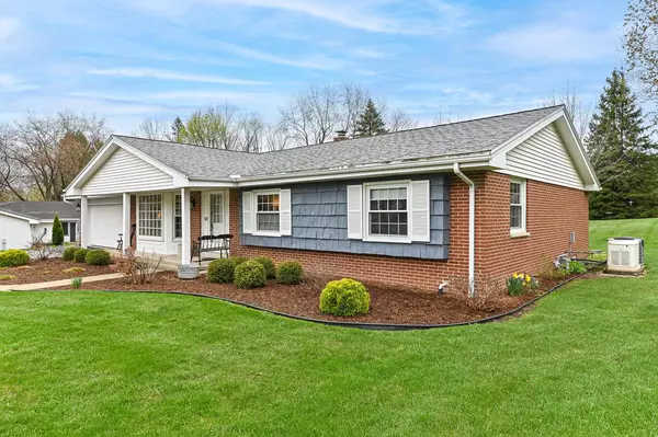 14435 Thomas Jefferson COURT, Elm Grove, WI 53122