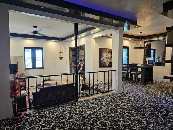 Milwaukee, WI 53235,4464 S Whitnall AVENUE