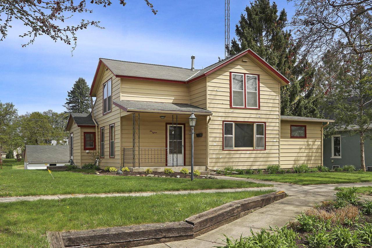 615 Water STREET, Lake Geneva, WI 53147