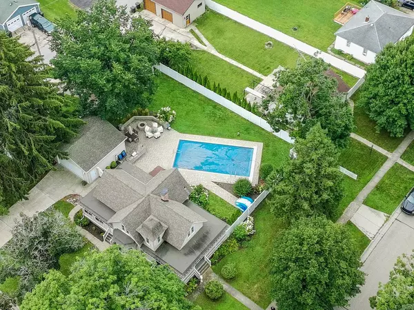 Lake Geneva, WI 53147,406 Haskins STREET