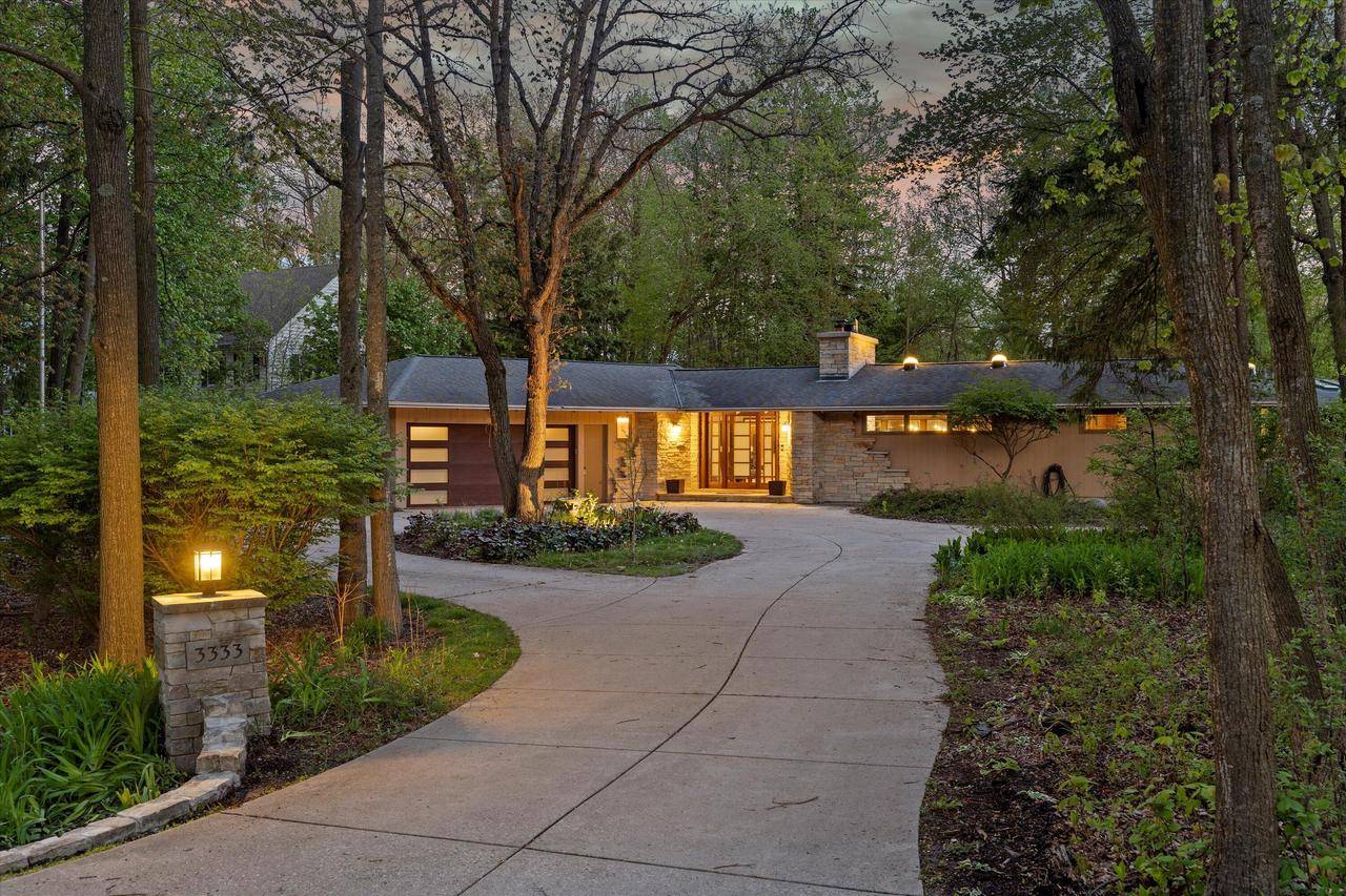 3333 W Ranch ROAD, Mequon, WI 53092