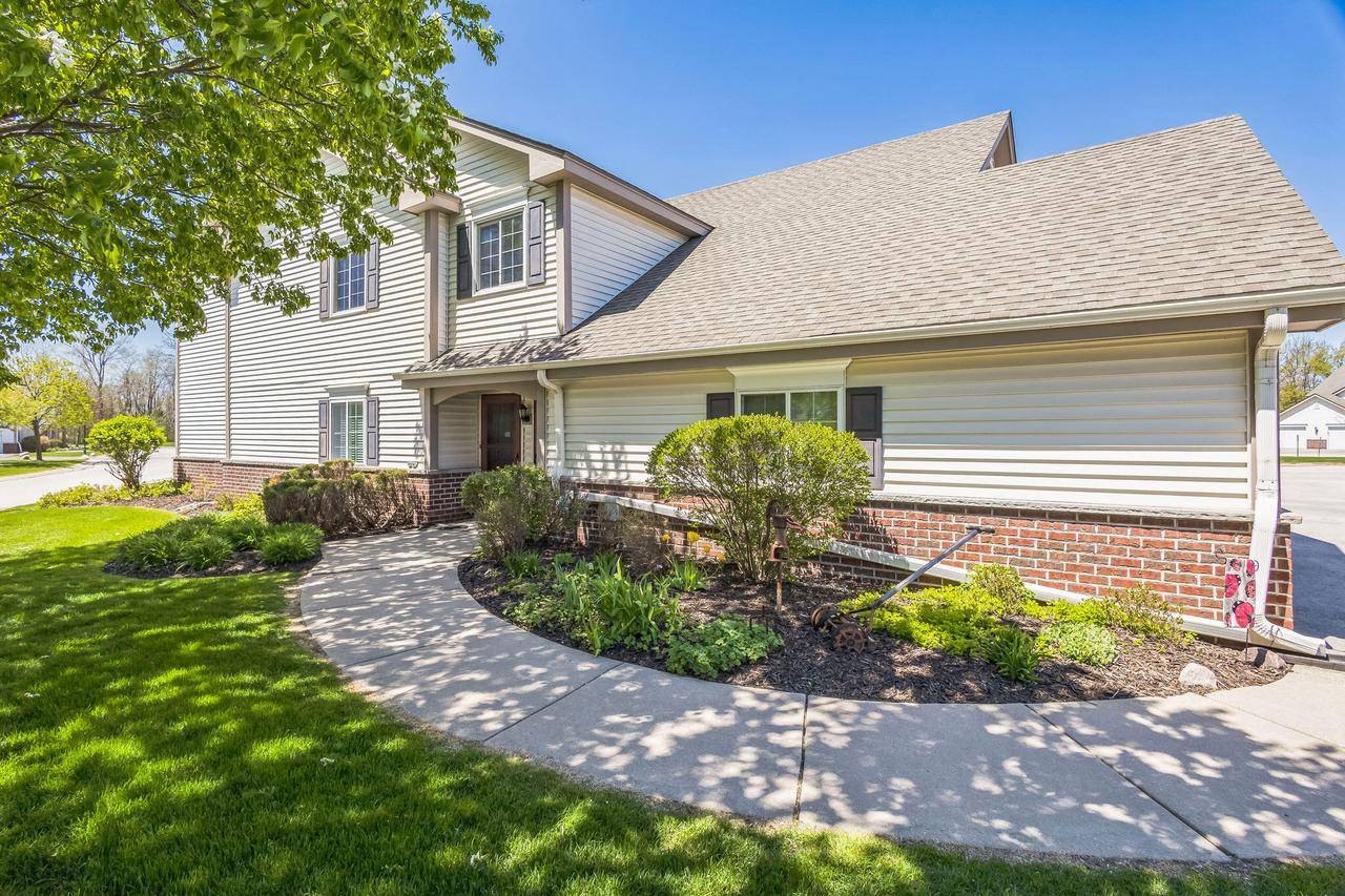 678 Pewaukee ROAD #E, Pewaukee, WI 53072