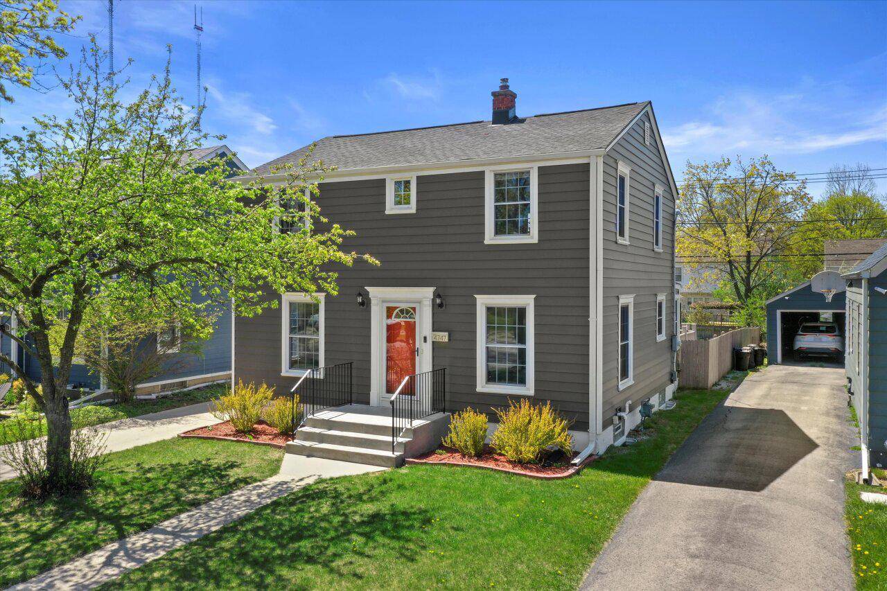 4747 N Marlborough DRIVE, Whitefish Bay, WI 53211