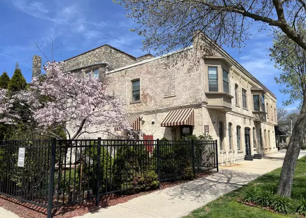 314 W Vine STREET #1, Milwaukee, WI 53212