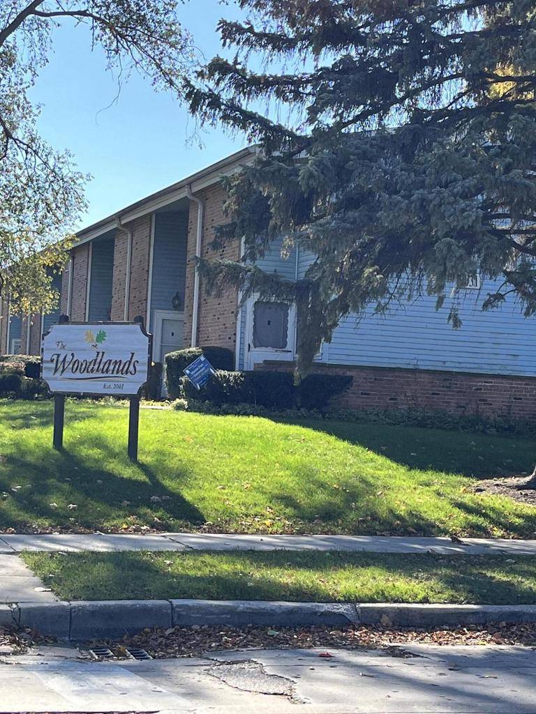 9221 W Allyn STREET #H, Milwaukee, WI 53224
