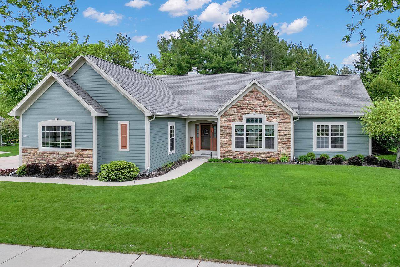 2952 Gateway AVENUE, Hartford, WI 53027
