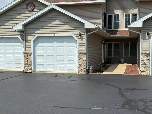 619 Reena AVENUE #8, Fort Atkinson, WI 53538