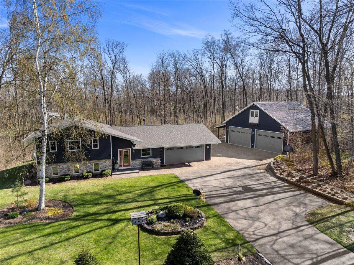 W6635 County Road F, Cascade, WI 53011