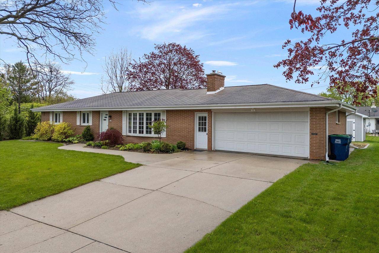 265 E Antoine DRIVE, Port Washington, WI 53074