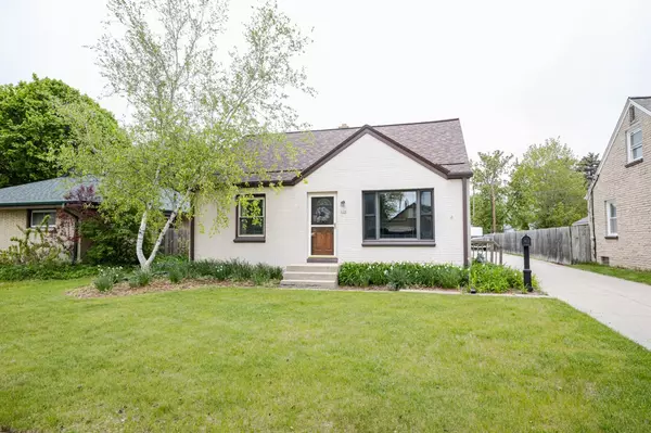 428 W Allerton AVENUE, Milwaukee, WI 53207