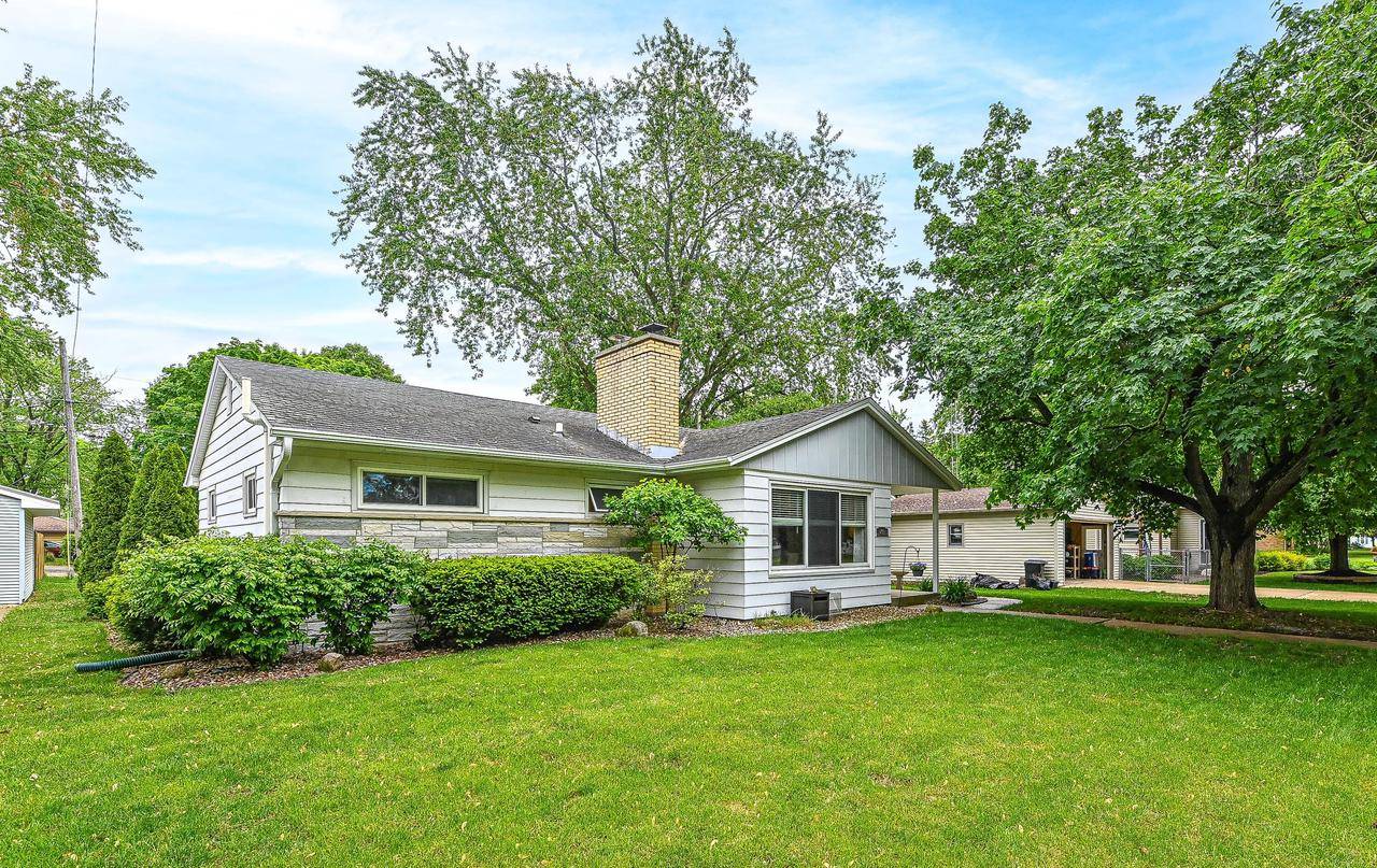 208 N Kendrick AVENUE, Burlington, WI 53105