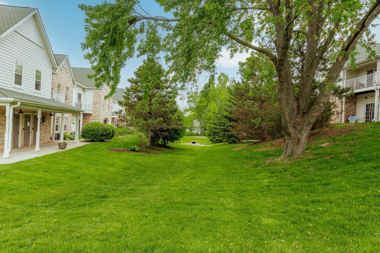 2718 Northview ROAD #16, Waukesha, WI 53188