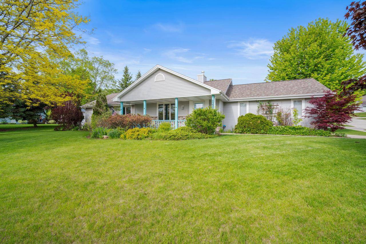 1226 Villa Park DRIVE, West Bend, WI 53090