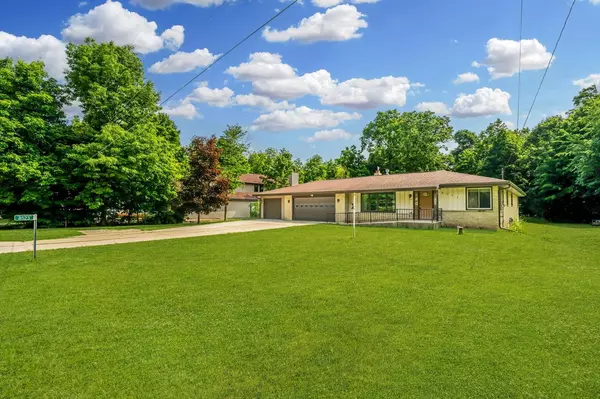 8523 Hazel LANE, Waterford, WI 53185