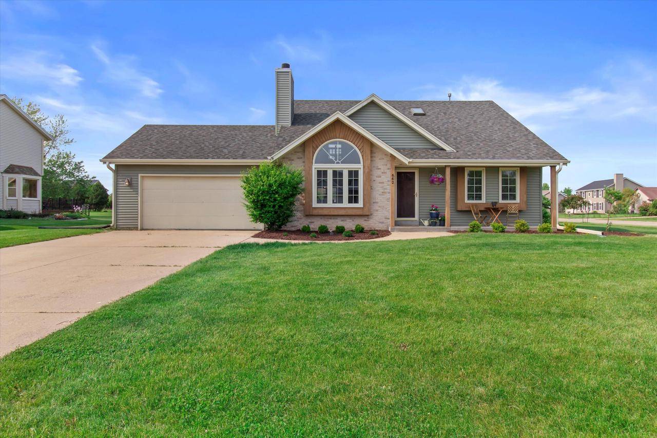 642 Small Farm ROAD, Mukwonago, WI 53149