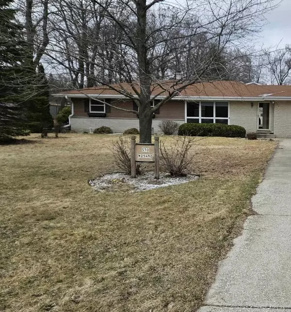 S50W25490 Glendale ROAD, Waukesha, WI 53189